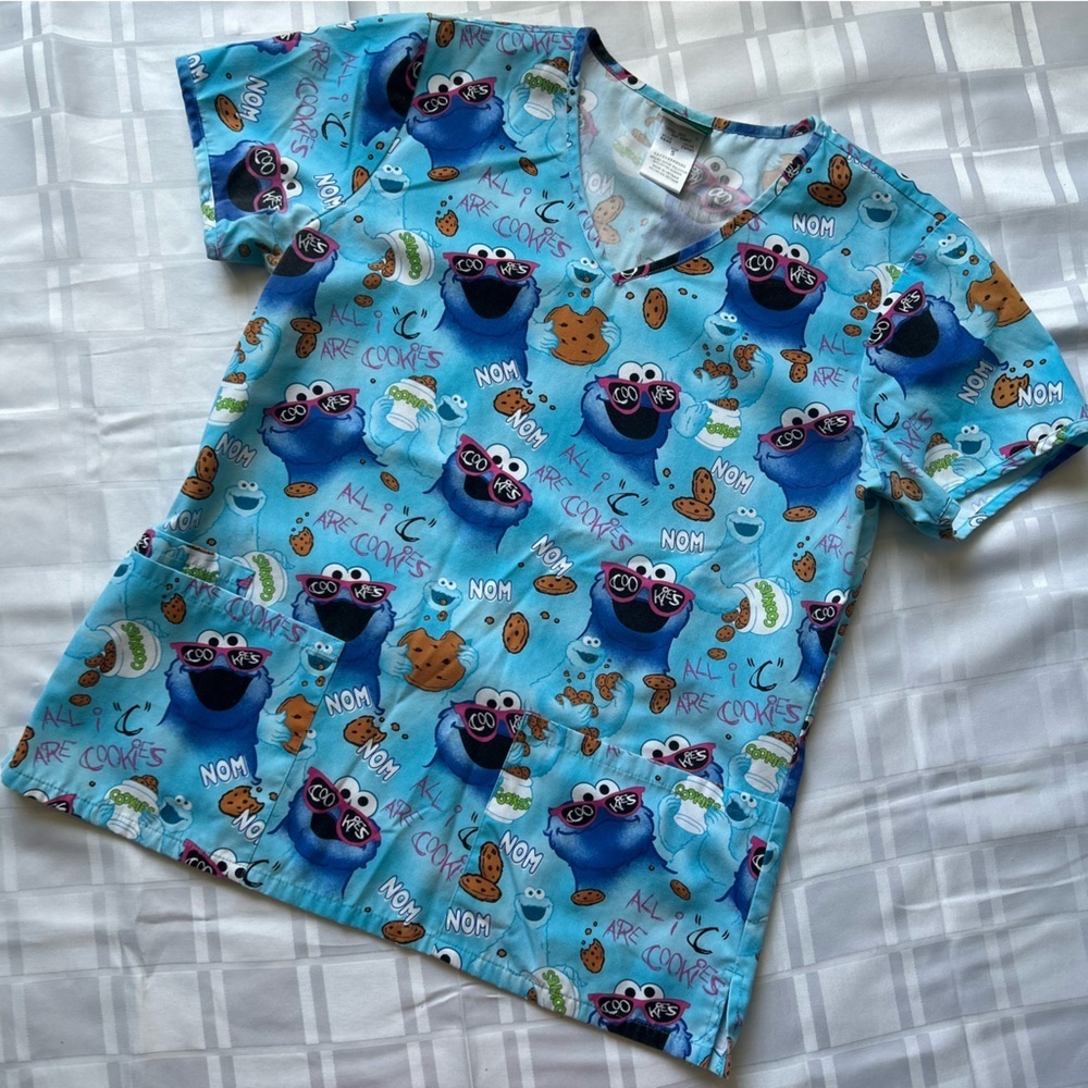 Sesame Street Cookie Monster Print 3 Pocket Short Sleeve Scrub Top